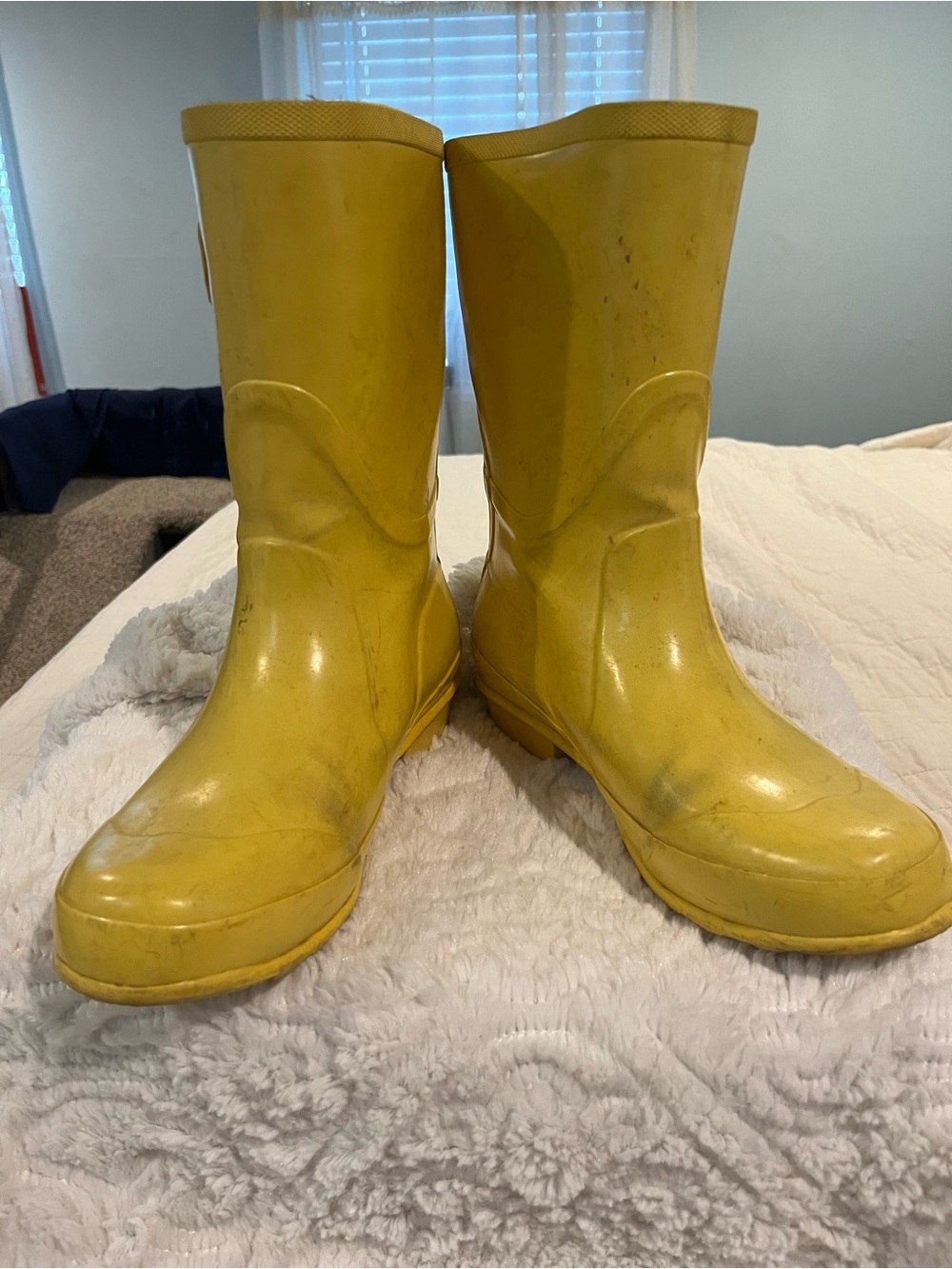 LL BEAN Wellie waterproof rubber boots in yellow women’s size 9 rain durable